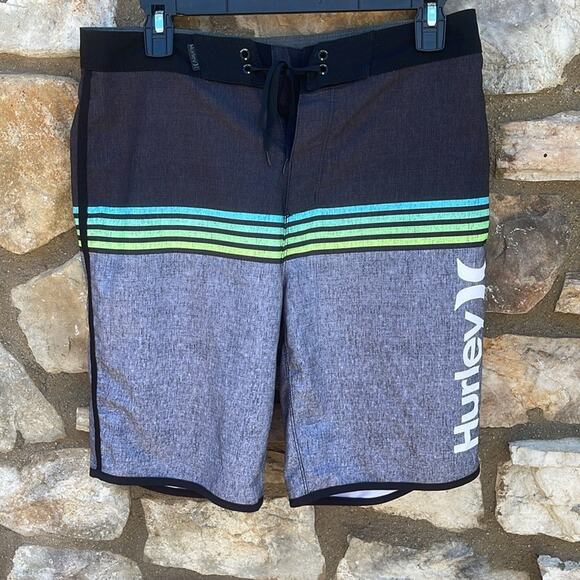 Hurley gray & black board shorts size 28 - Picture 6 of 7